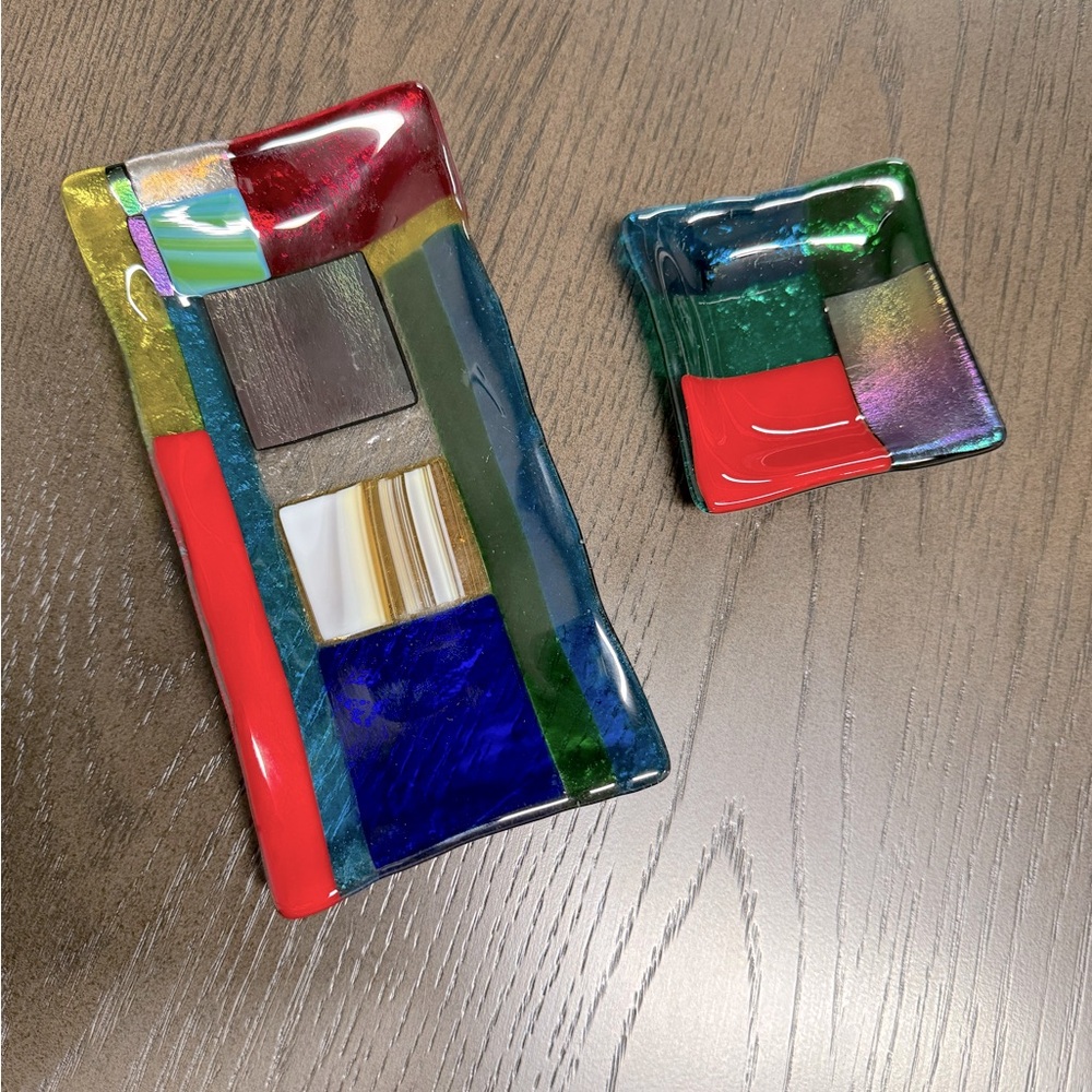 Colorful Glass Tray and smaller Trinket dish to match. - Picture 1 of 4